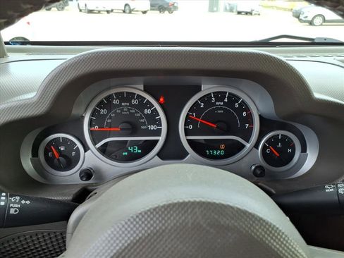 Used 2010 Jeep Wrangler Rubicon w/ PWR Convenience Group image 26