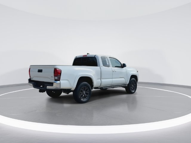 Used 2020 Toyota Tacoma SR5 RWD image 8