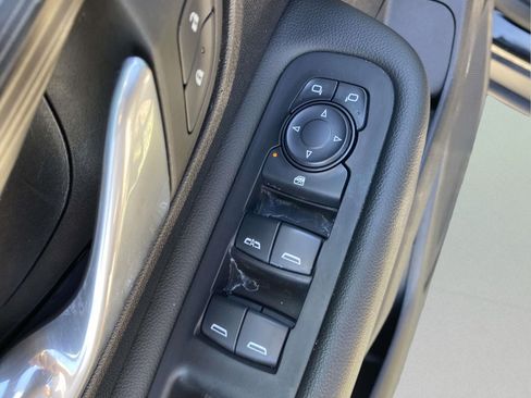 Used 2024 GMC Terrain SLE FWD image 17