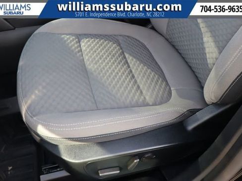 Used 2020 Ford Escape SE image 19