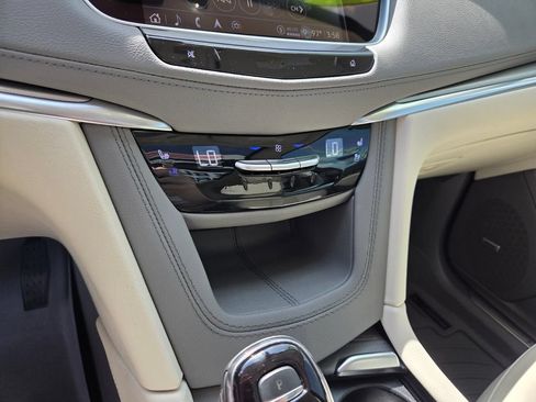 Used 2024 Cadillac XT5 Premium Luxury FWD image 27