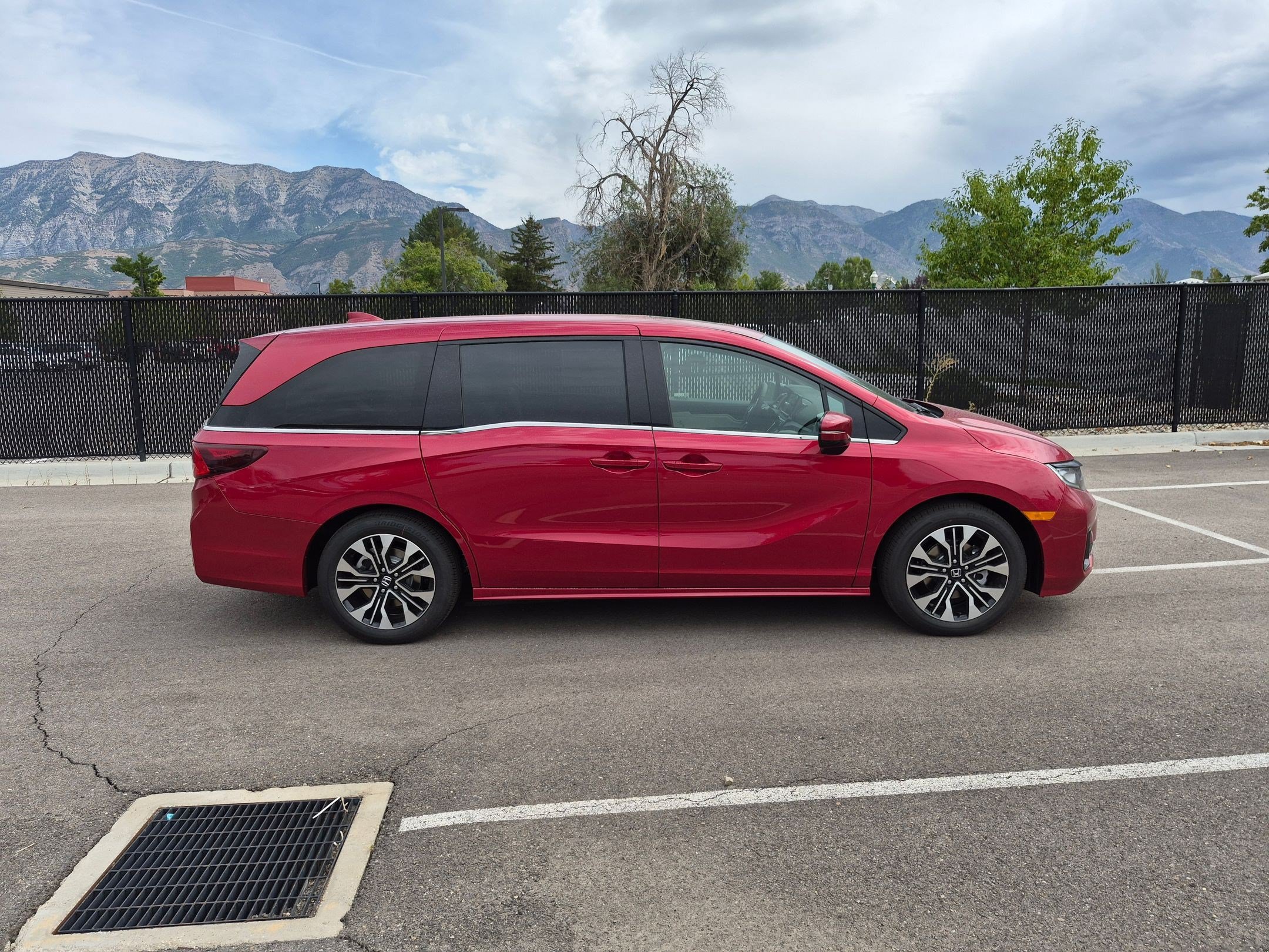 New 2026 Honda Odyssey Elite image 2