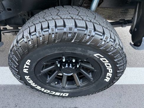 Used 2010 Toyota Tacoma V6 4x4 4dr Double Cab 5.0 ft S image 11