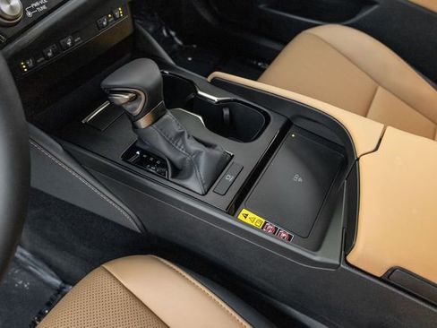 Used 2025 Lexus ES 350 w/ Premium Package image 10