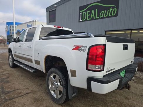 Used 2013 GMC Sierra 2500 Denali w/ Suspension Package, Off-Road image 8