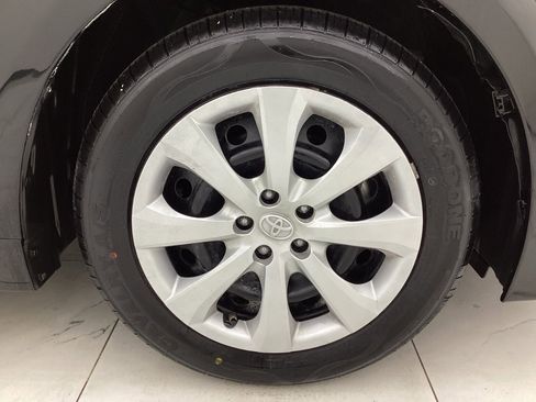 Used 2022 Toyota Corolla LE FWD image 46