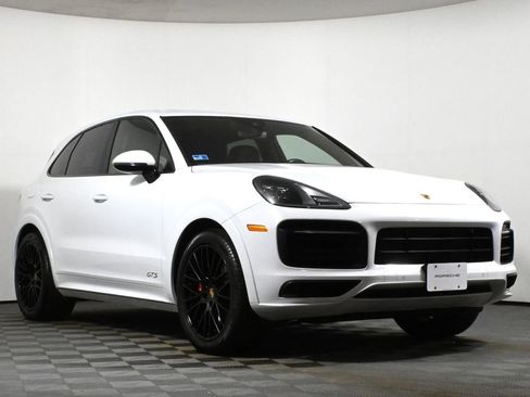 Used 2022 Porsche Cayenne GTS image 9