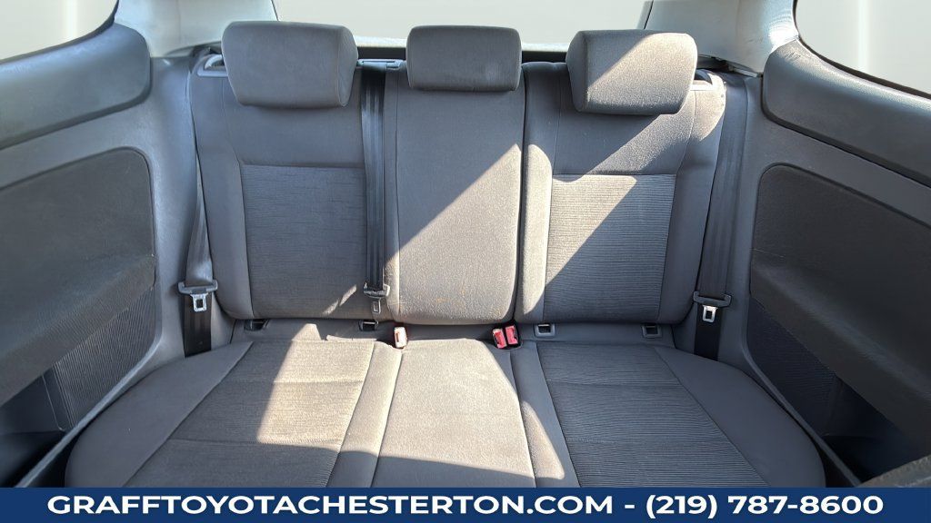 Used 2007 Volkswagen Rabbit 2-Door FWD image 24