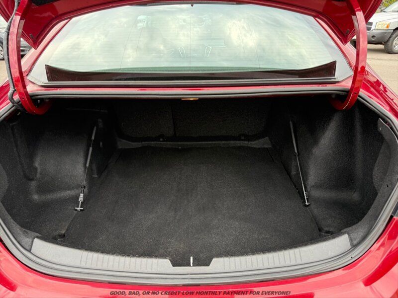 Used 2017 Chevrolet Malibu LT FWD image 16
