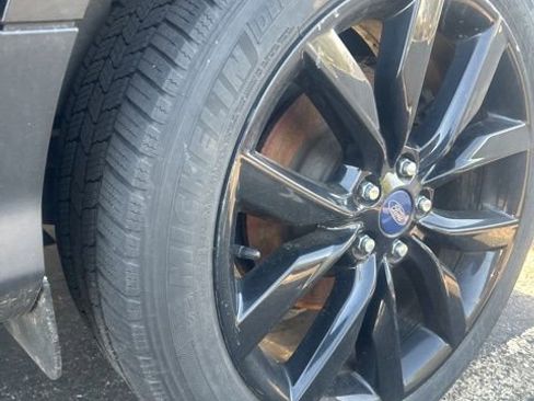 Used 2017 Ford Escape SE w/ SE Sport Appearance Package FWD image 9