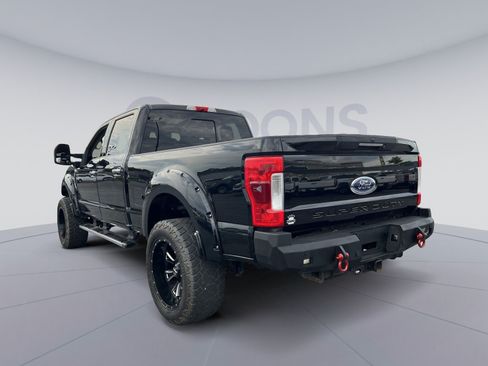 Used 2017 Ford F250 Lariat w/ Lariat Ultimate Package AWD/4WD image 4