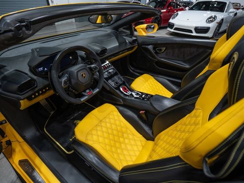 Used 2016 Lamborghini Huracan LP 610-4 image 21