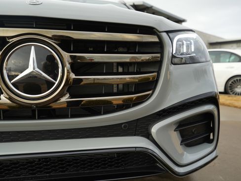 New 2026 Mercedes-Benz GLS 450 4MATIC image 11