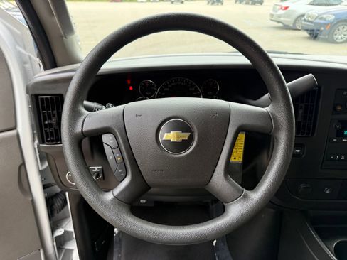 Used 2024 Chevrolet Express 3500 LT w/ LT Preferred Equipment Group RWD image 13