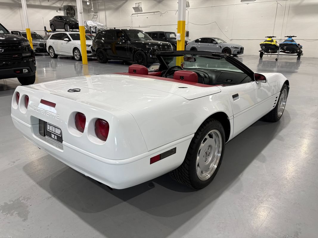 Used 1991 Chevrolet Corvette Convertible RWD image 15