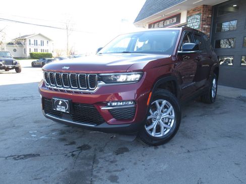 Used 2022 Jeep Grand Cherokee Limited AWD/4WD image 39