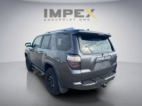 Used 2018 Toyota 4Runner SR5 Premium AWD/4WD image 2