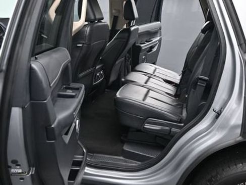 Used 2024 Ford Expedition XLT AWD/4WD image 16