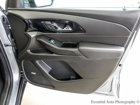Used 2023 Chevrolet Traverse RS image 26