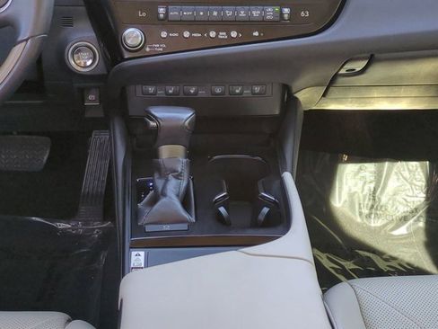 Used 2023 Lexus ES 350 w/ Ultra Luxury Package image 17