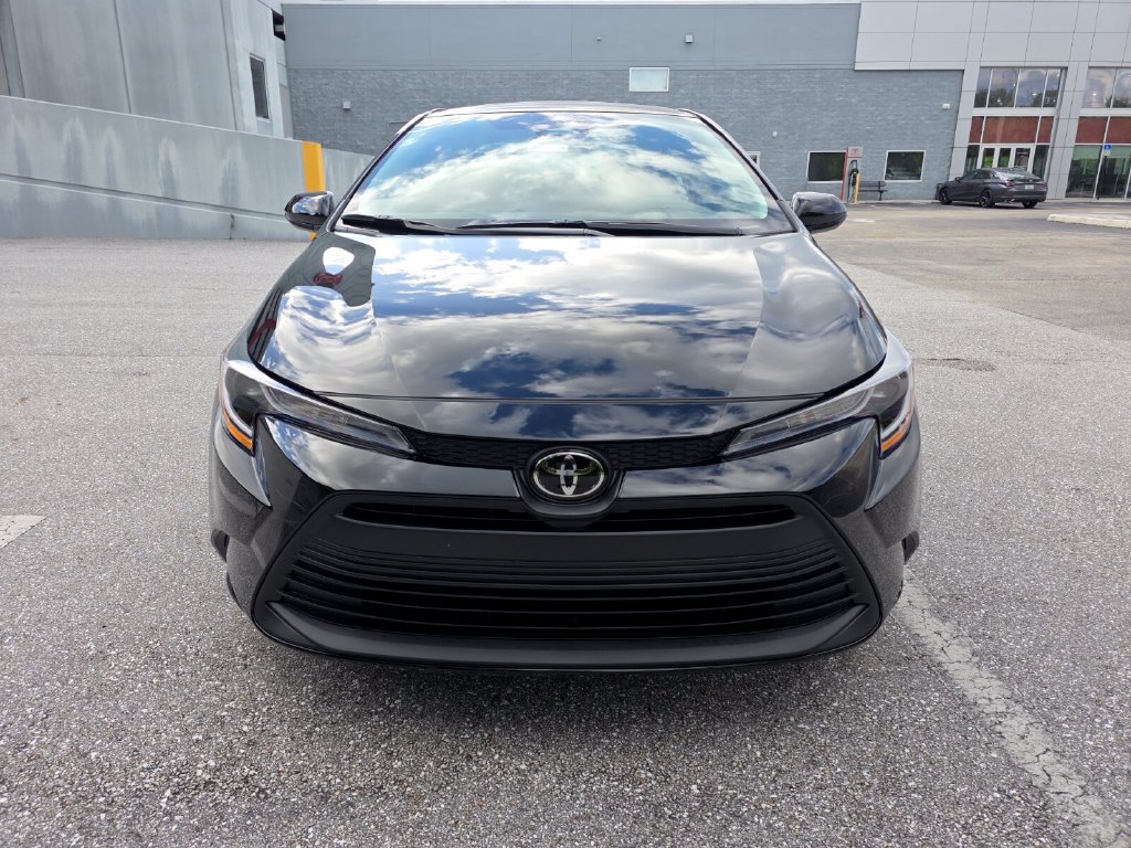 New 2027 Toyota Corolla LE FWD image 2
