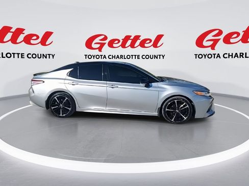 Used 2020 Toyota Camry XSE image 9