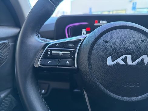 Certified 2025 Kia Seltos S image 36