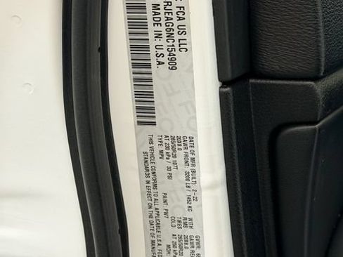 Used 2022 Jeep Grand Cherokee Laredo X RWD image 34