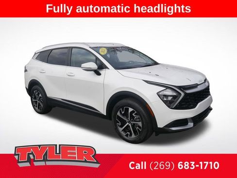 Used 2023 Kia Sportage EX image 1