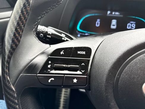 Certified 2025 Hyundai Elantra Sport FWD image 23