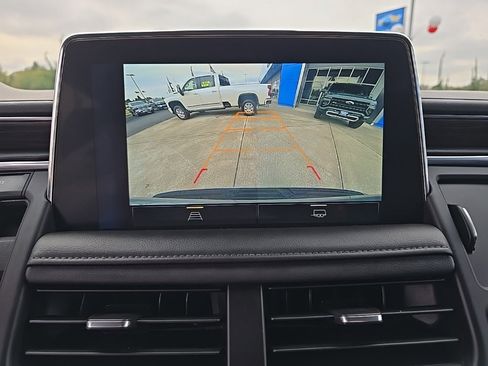 Used 2023 Chevrolet Suburban LT image 15