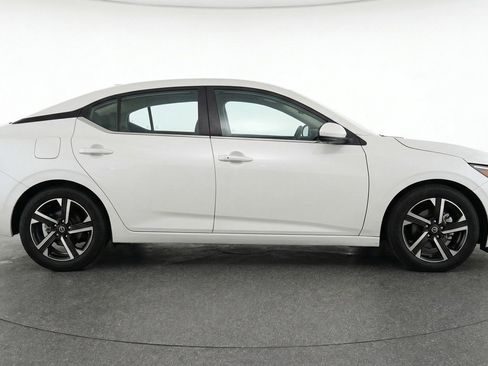 Used 2025 Nissan Sentra SV image 11