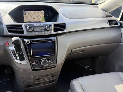 Used 2016 Honda Odyssey Touring Elite image 5