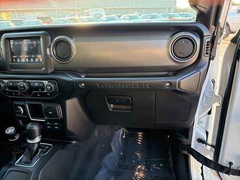 Used 2023 Jeep Wrangler Sport image 27