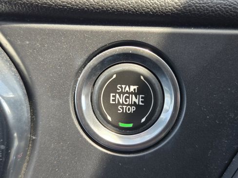 Used 2020 Chevrolet Blazer LT FWD image 19