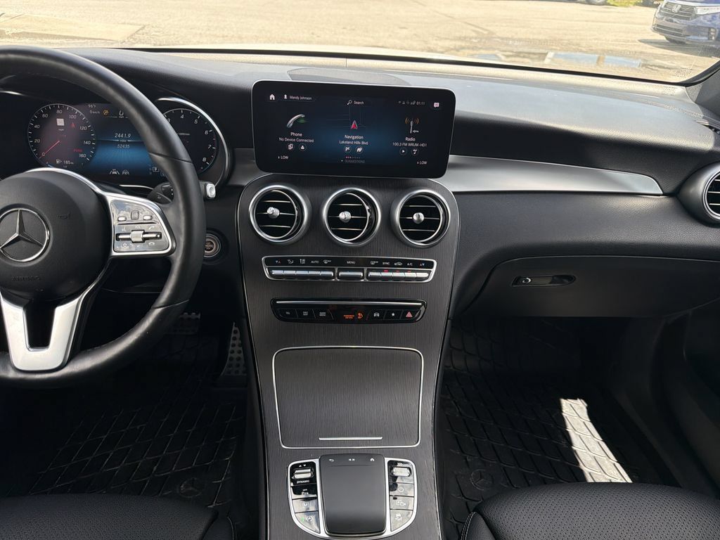 Used 2021 Mercedes-Benz GLC 300 4MATIC image 17