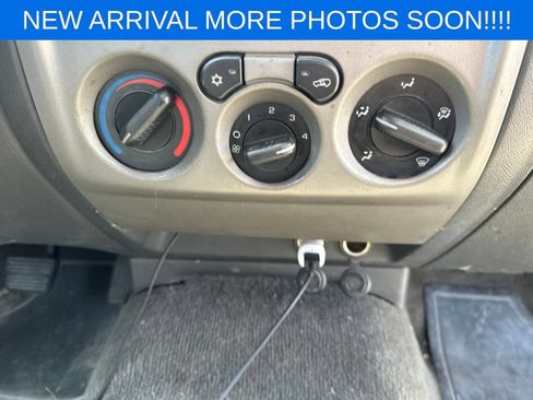 Used 2005 Chevrolet Colorado LS AWD/4WD image 17