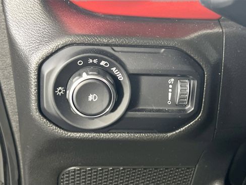 Used 2023 Jeep Wrangler Sahara w/ LED Lighting Group AWD/4WD image 10