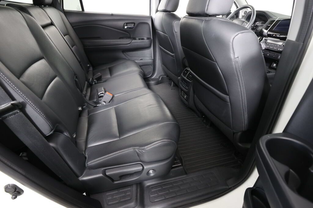 Used 2017 Honda Pilot Touring image 24