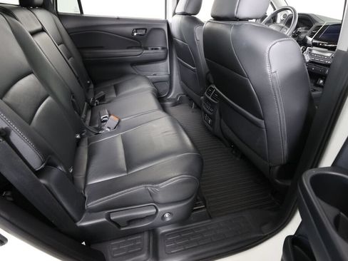 Used 2017 Honda Pilot Touring image 24