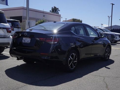 Certified 2025 Nissan Sentra SV image 4