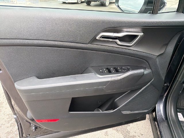 New 2027 Kia Sportage LX FWD image 16