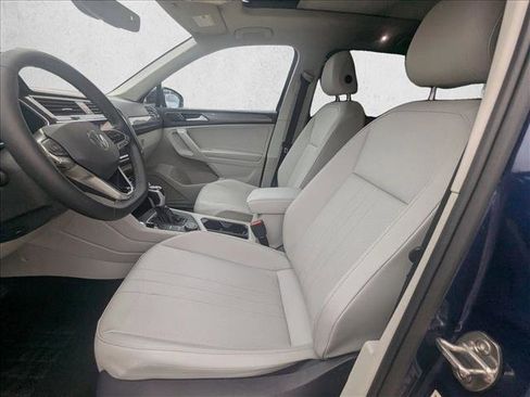 Used 2022 Volkswagen Tiguan SE image 14