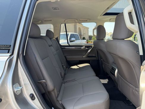 Used 2021 Lexus GX 460 Premium w/ Premium Package AWD/4WD image 15