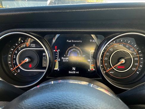 Used 2020 Jeep Gladiator Overland w/ LED Lighting Group image 13