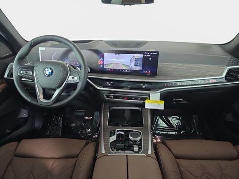 New 2026 BMW X5 xDrive50e w/ Climate Comfort Package AWD/4WD image 12