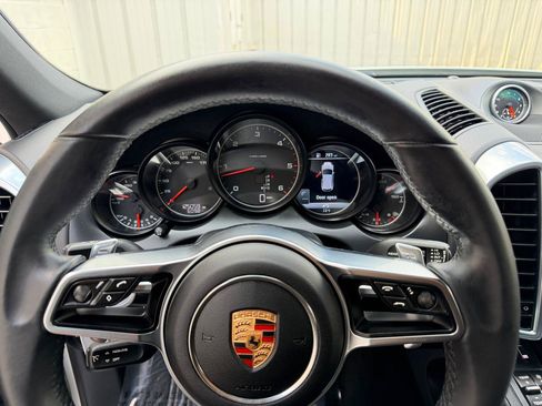 Used 2015 Porsche Cayenne Diesel AWD/4WD image 6