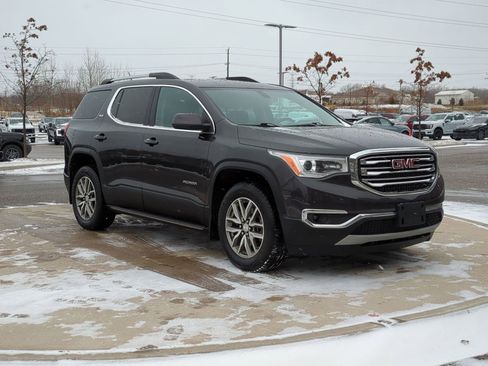 Used 2018 GMC Acadia SLE image 9