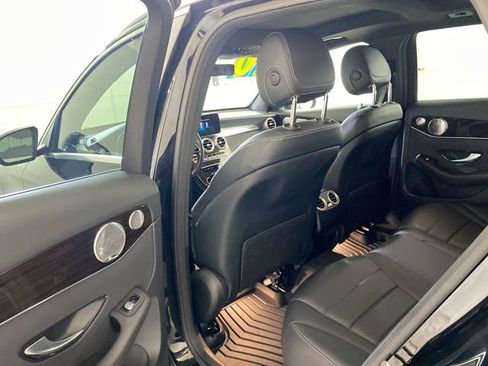 Used 2020 Mercedes-Benz GLC 300 GLC 300 image 28