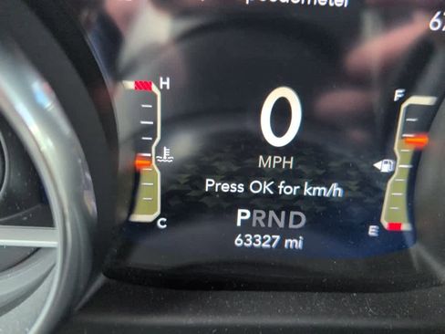 Used 2018 Jeep Wrangler Unlimited Sahara AWD/4WD image 9